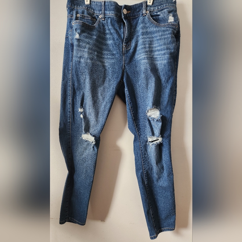 Torrid Bombshell Skinny Premium Stretch Distressed Size 20R